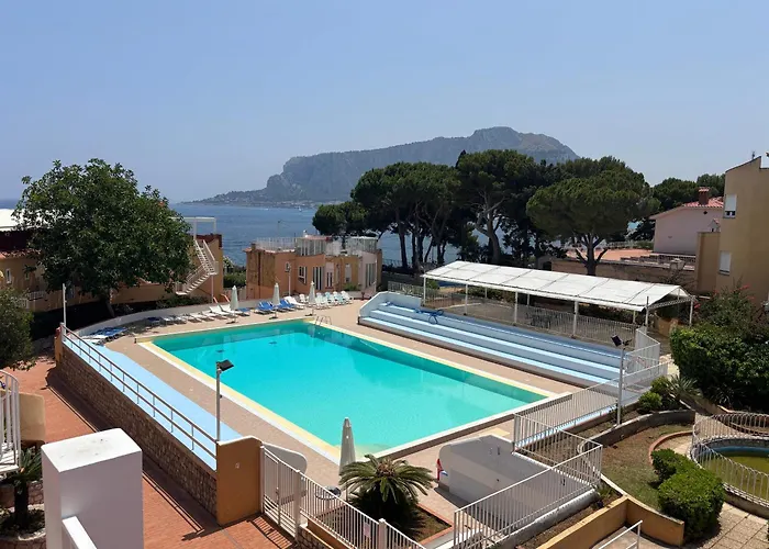Ashur Apartments Mondello